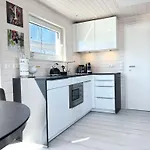 Houseboat Stern V *