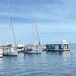 Πλωτό κατάλυμα Houseboat Stern V