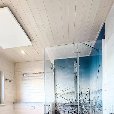 Houseboat Stern V 船上ホテル ハイリゲンハーフェン
