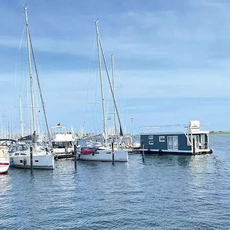 船上ホテル Houseboat Stern V