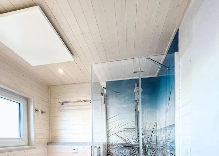 Houseboat Stern V Botel Heiligenhafen