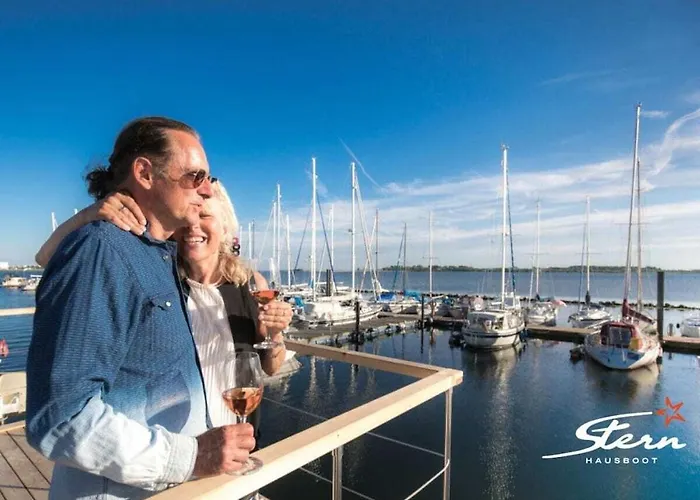 Botel Houseboat Stern V Heiligenhafen